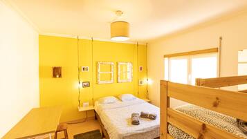 四人房, 共用浴室 | 房內夾萬、隔音