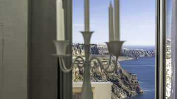 Honeymoon Suite, Jetted Tub (Indoor Heated) | Premium bedding, minibar, in-room safe, individually furnished