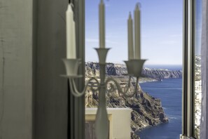 Honeymoon Suite, Jetted Tub (Indoor Heated) | Premium bedding, minibar, in-room safe, individually furnished - Mythical Blue Luxury Suites (Santorini)