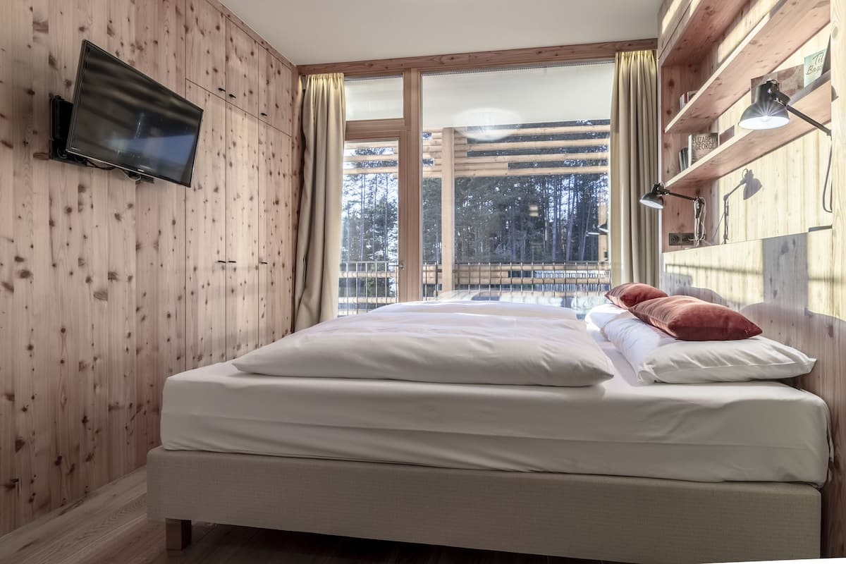 Suite (Nice) | Minibar, brankas, meja kerja, dan Wi-Fi gratis
