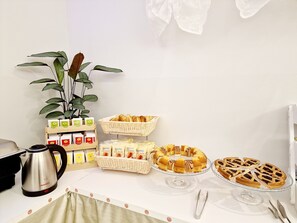 Free daily buffet breakfast