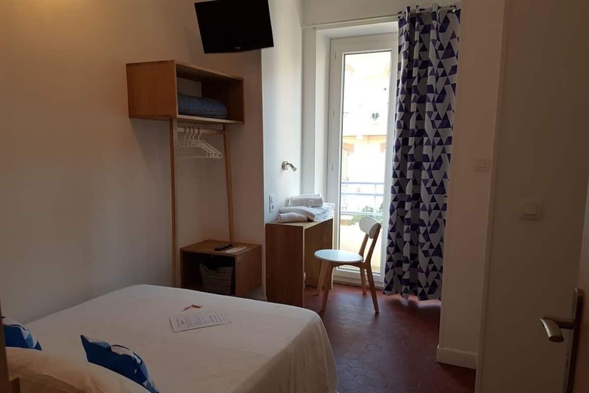 Standaard tweepersoonskamer, privébadkamer (Balcon)