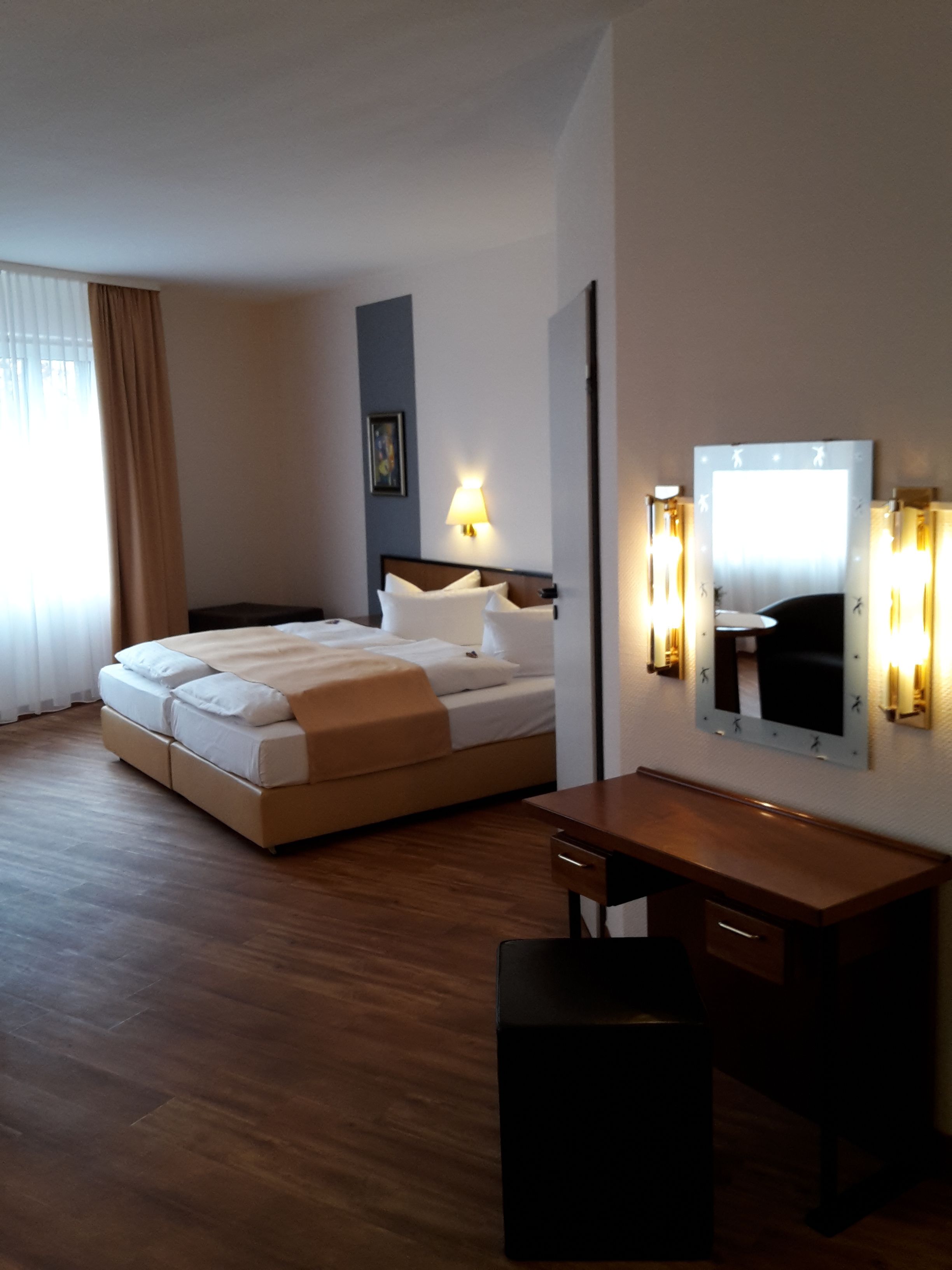 standard double room | 1 bedroom, hypo-allergenic bedding, down duvets, in-room safe