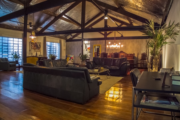 Deluxe Loft, 2 Bedrooms | In-room dining