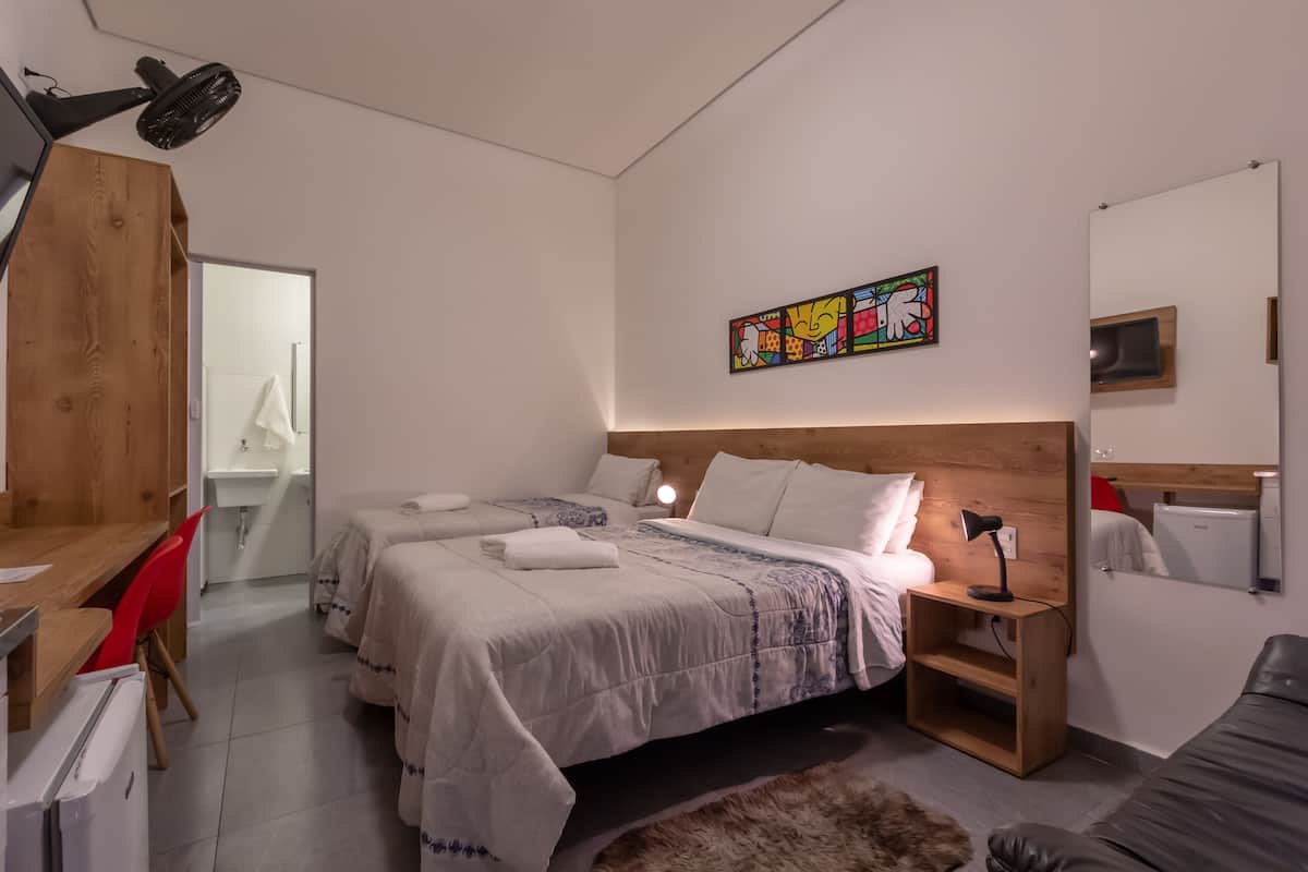 1 habitación, decoración personalizada y muebles diferentes