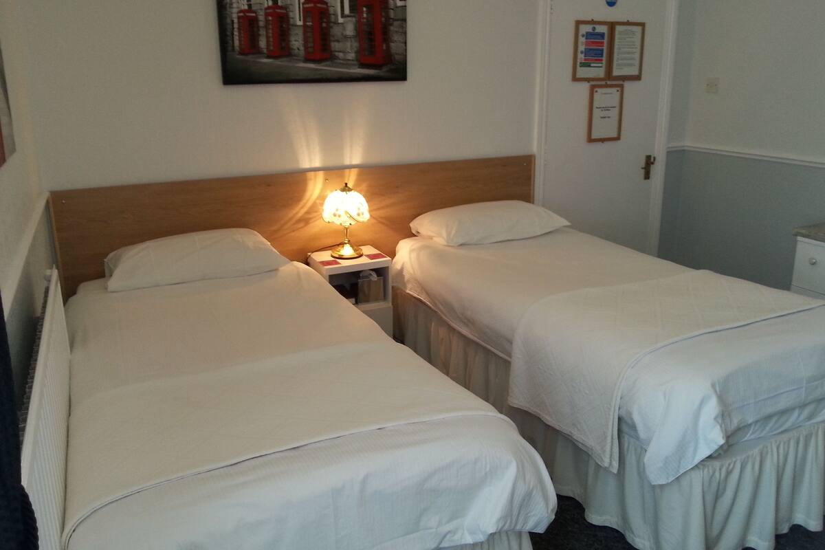 Premium bedding, iron/ironing board (on request), free WiFi, bed sheets
