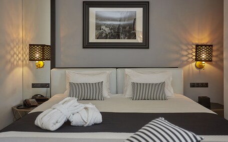 Athenian Riviera Hotel Suites - Image 73