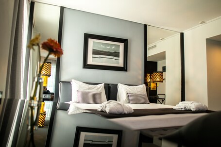 Athenian Riviera Hotel Suites - Image 62