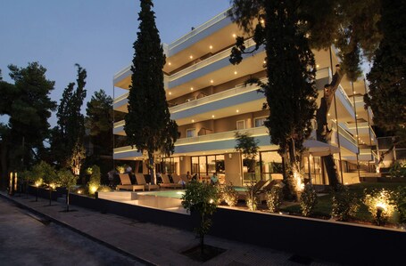 Athenian Riviera Hotel Suites - Image 3
