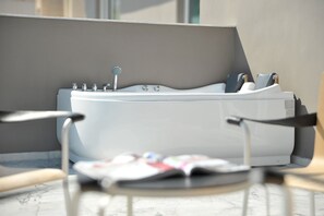 Family Room, Jetted Tub, Garden View | Terrace/patio - Athenian Riviera Hotel & Suites (Vari-Voula-Vouliagmeni)