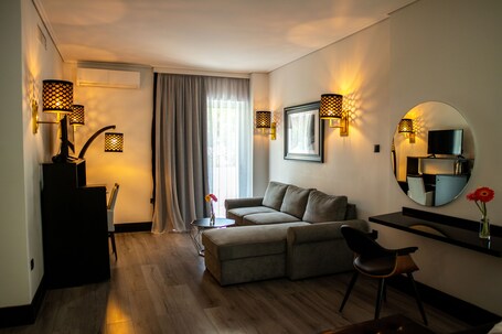 Athenian Riviera Hotel Suites - Image 9