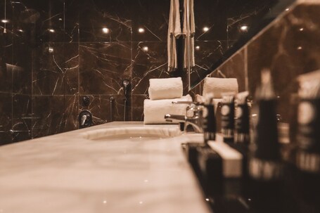 Athenian Riviera Hotel Suites - Image 38