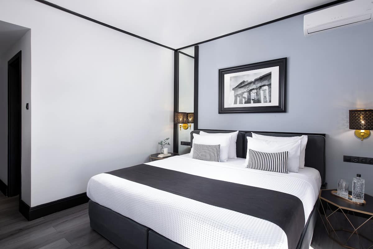 Quarto casal ou duplo | Frigobar, cofres nos quartos, escrivaninha, quartos à prova de som