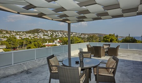 Athenian Riviera Hotel Suites - Image 16