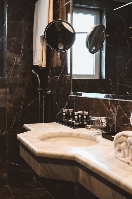 Athenian Riviera Hotel Suites - Image 36
