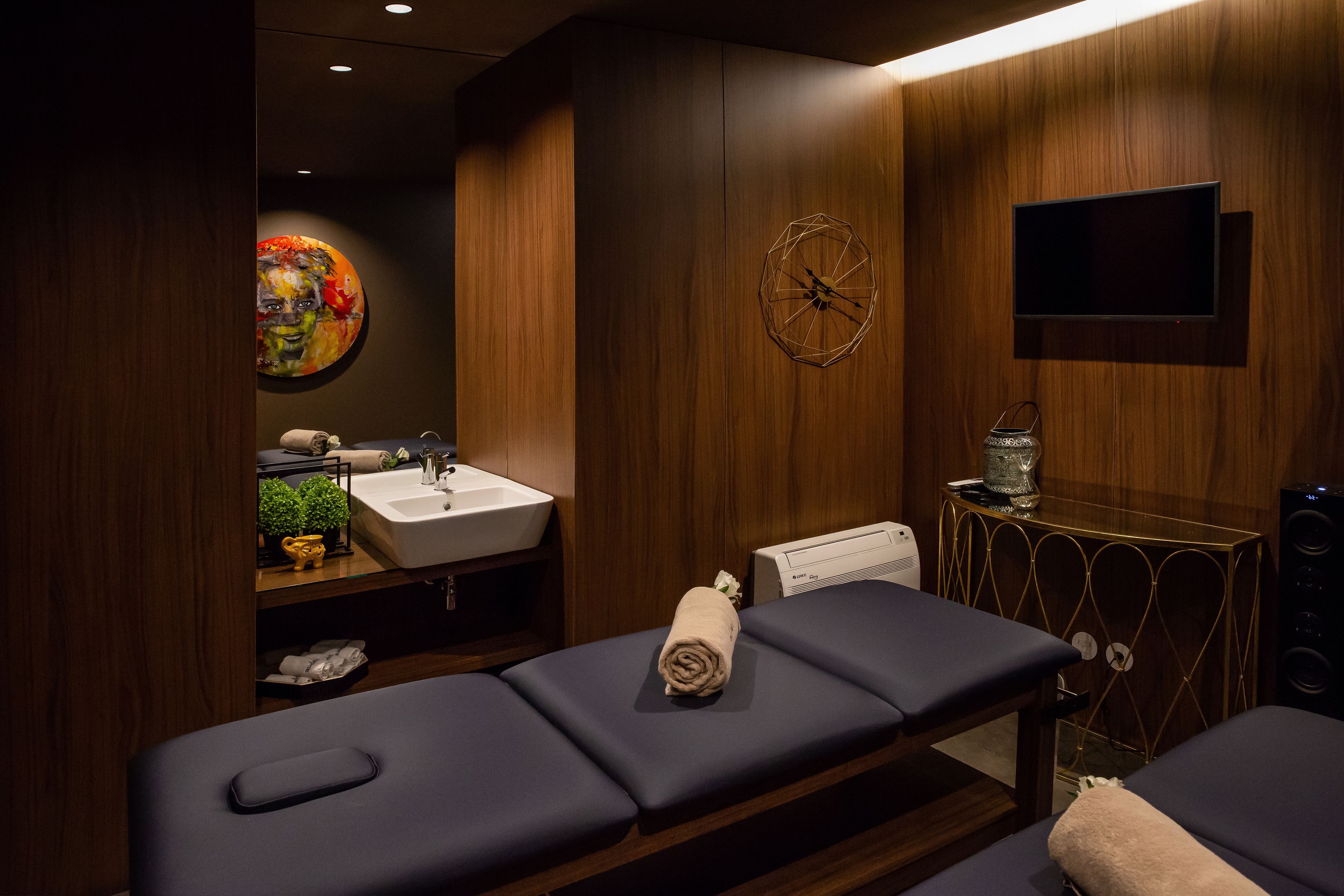 Área de tratamiento exterior, baño turco o hammam y masajes 