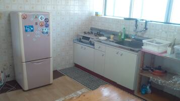 Fridge, microwave