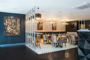 Bar lounge