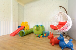 Área de juegos infantiles bajo techo