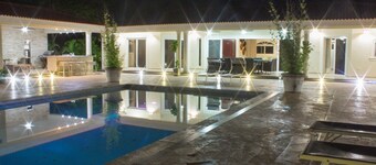 Touch of elegance! 6 Bedroom near the beach