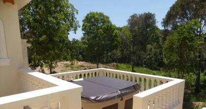 Touch of elegance! 6 Bedroom near the beach