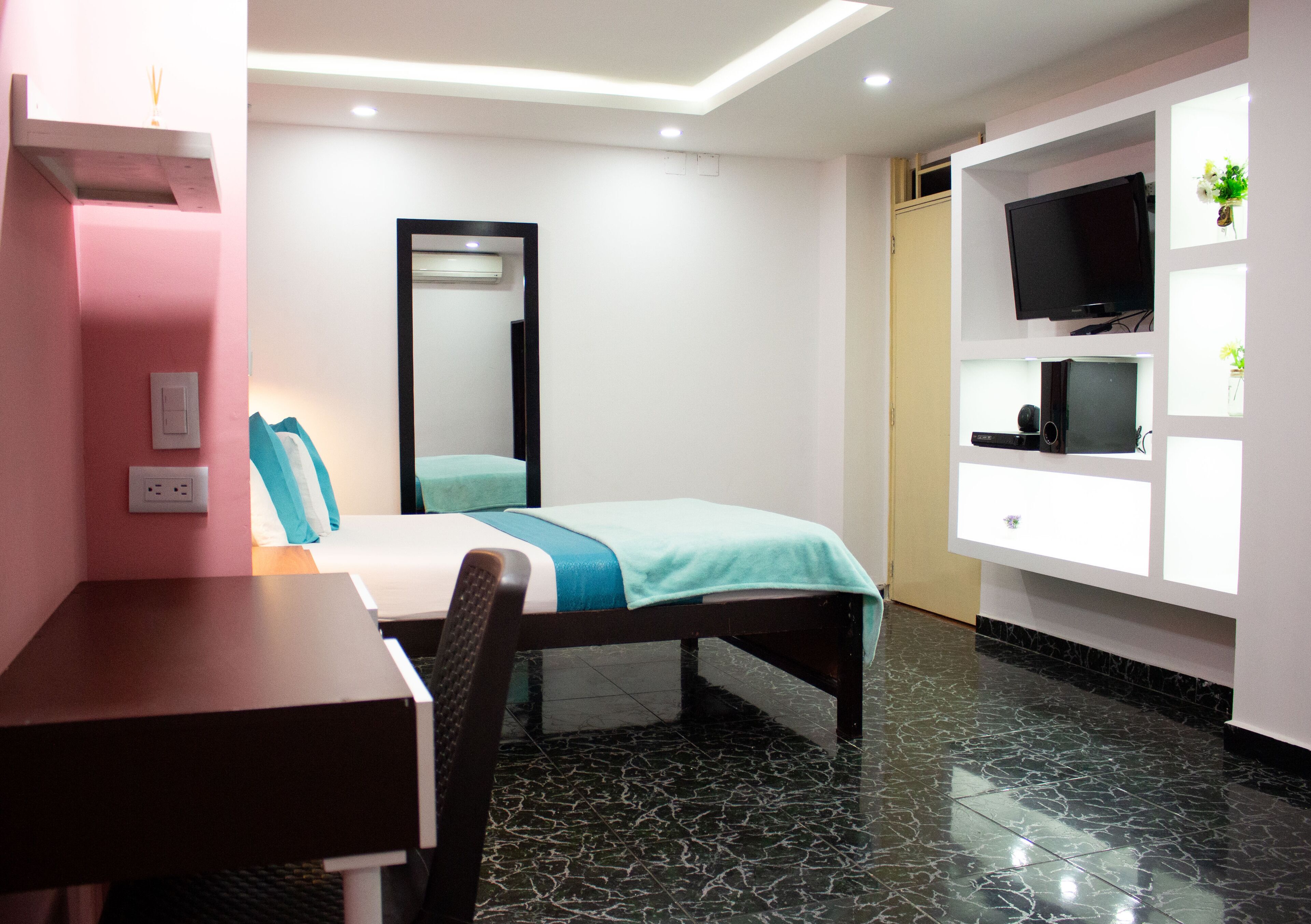 signature suite | 3 bedrooms, desk, laptop workspace, iron/ironing board