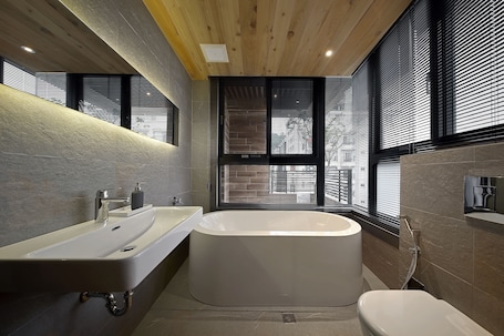Family Quadruple Room, 2 Queen Beds, Bathtub | Deep-soaking bathtub. Laurel Villa
