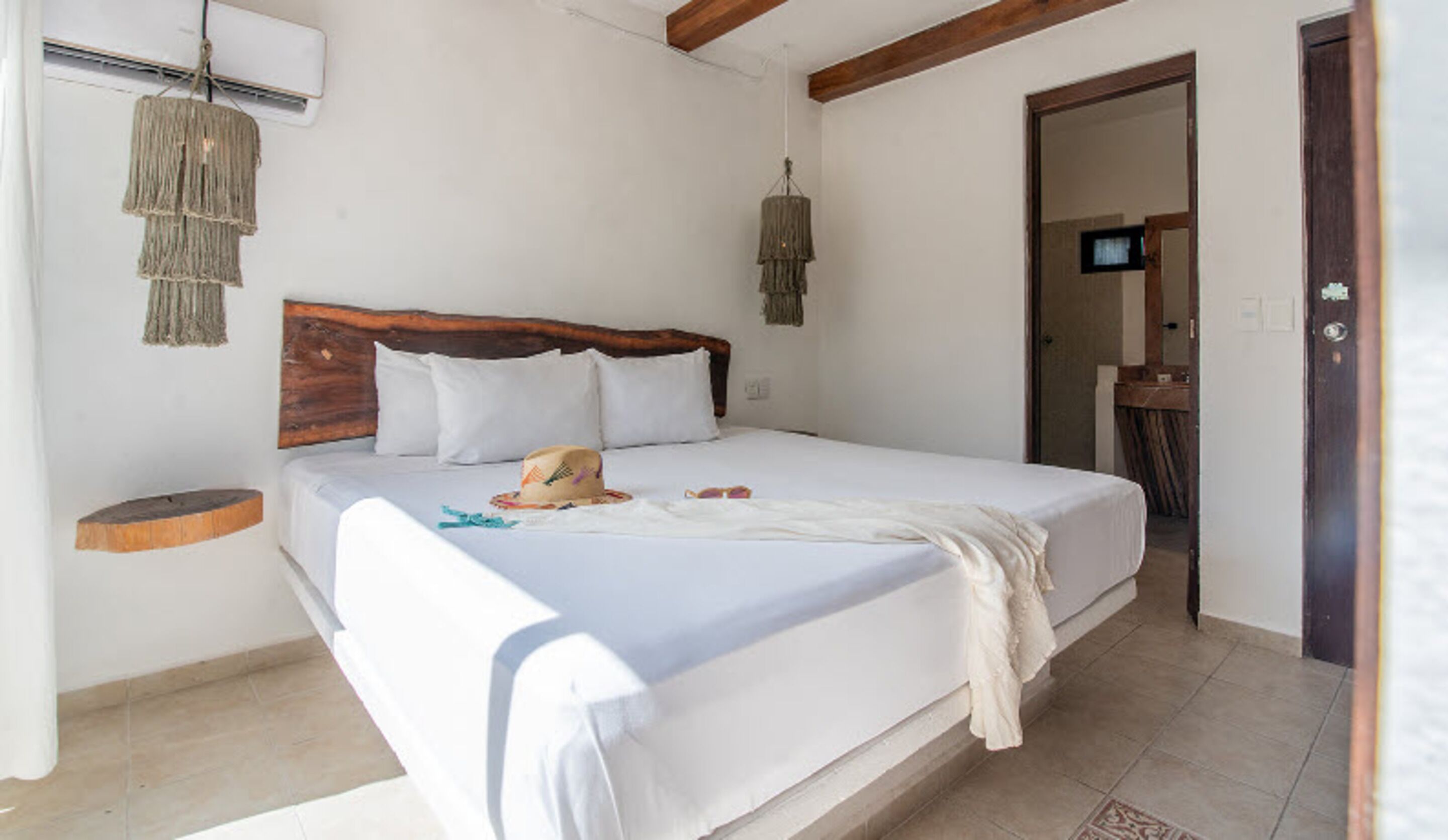 스탠다드룸 | 무료 WiFi, 침대 시트