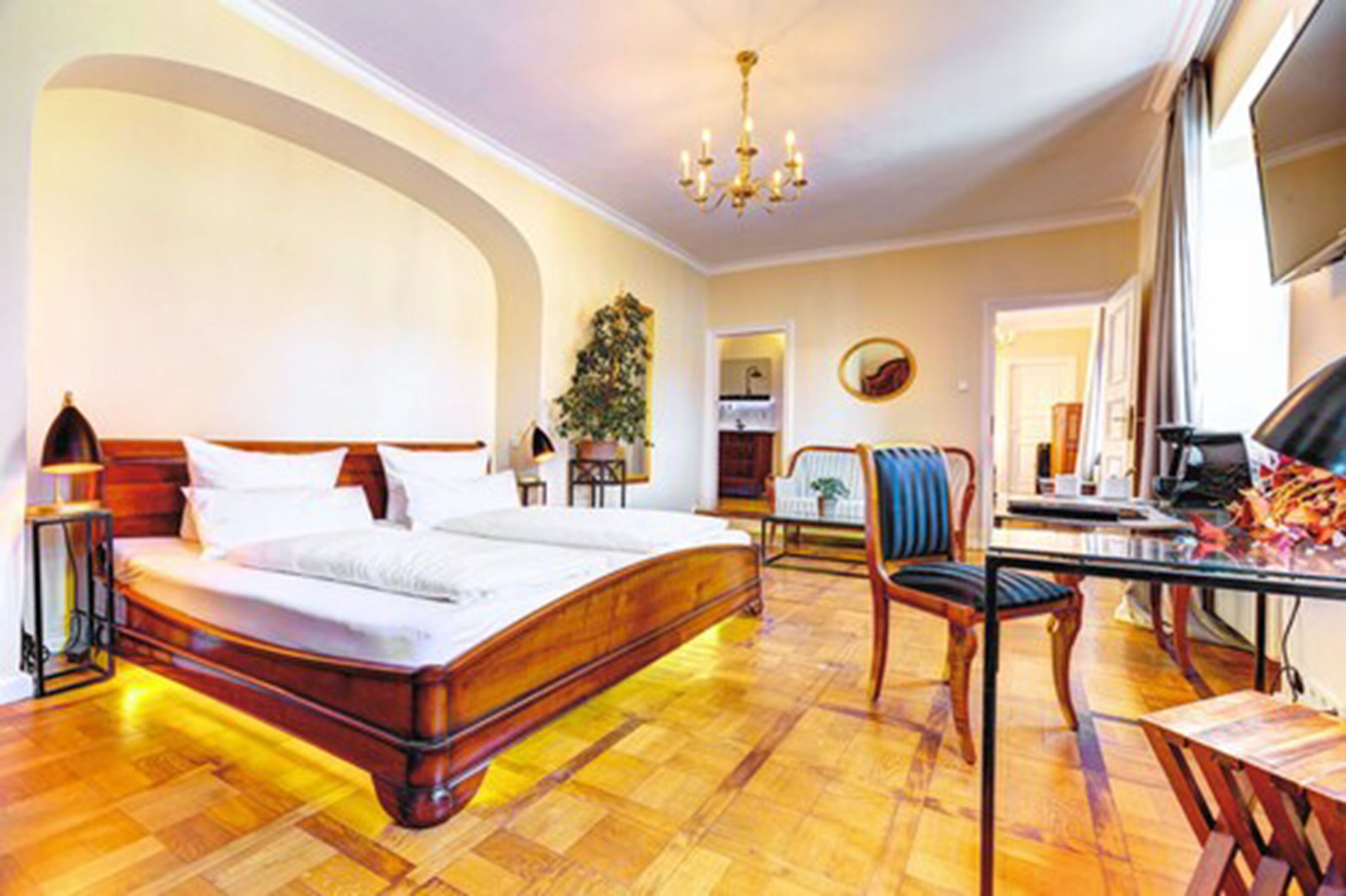 Suite | Hochwertige Bettwaren, Minibar, Zimmersafe, Schreibtisch