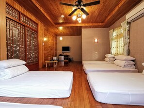 Chambre Familiale | Bureau, rideaux occultants, chambres insonorisées, Wi-Fi gratuit