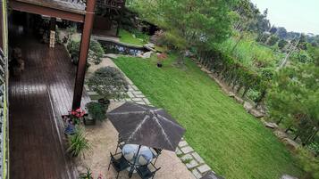 Standard Quadruple Room (B) | Courtyard