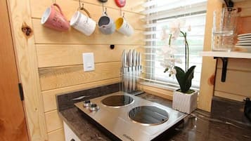 Exclusive Tree House, 1 King Bed with Sofa bed | Private kitchenette | Mini-fridge, microwave, coffee/tea maker, toaster