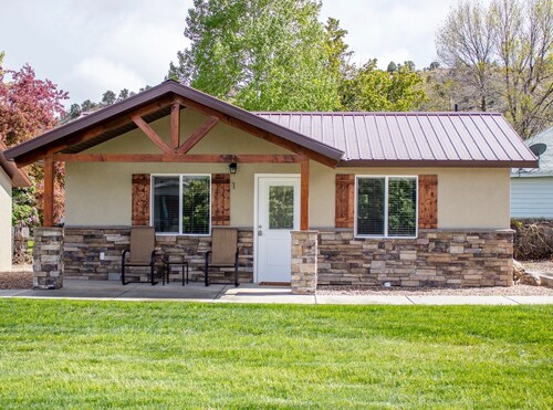 Bybee's Steppingstone Motel