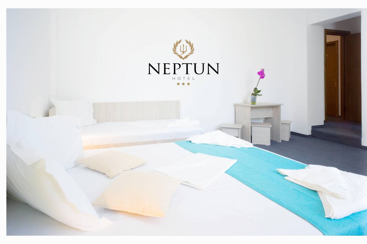 Habitación triple básica, 1 habitación | Wifi gratis y ropa de cama