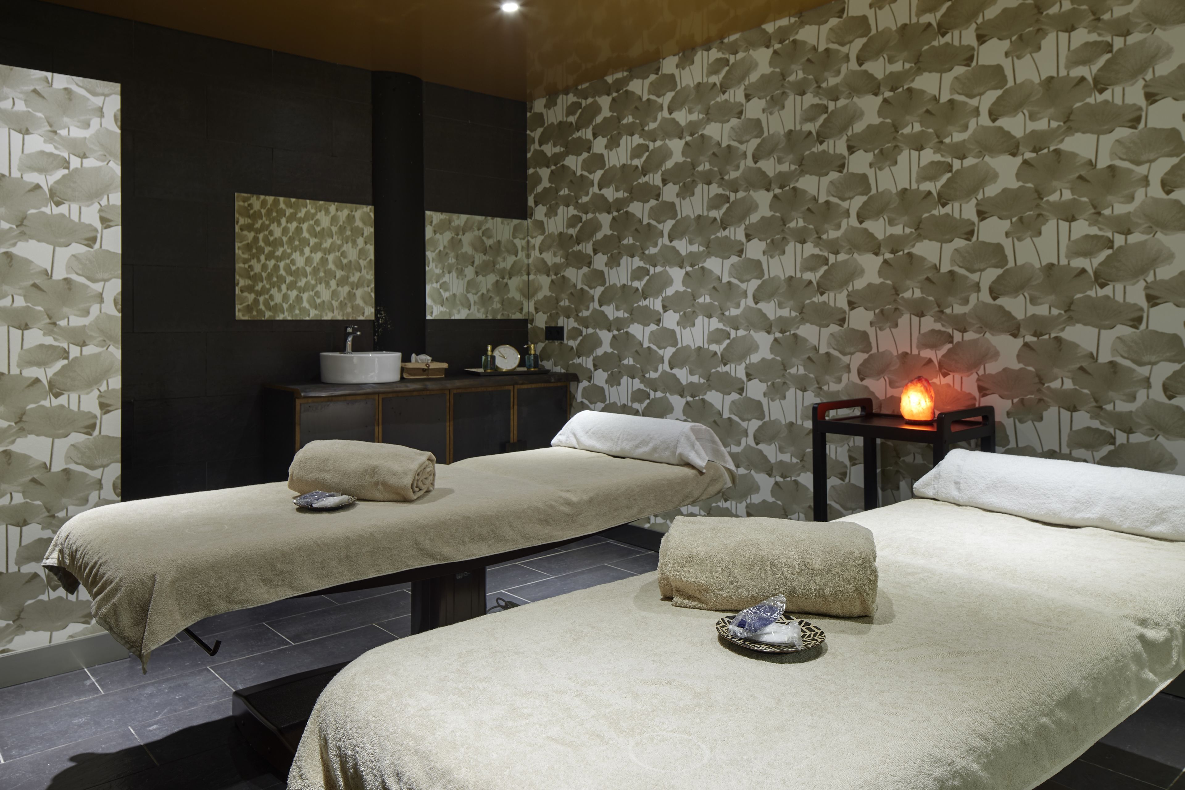 couples treatment room(s), sauna, hot tub, steam room, body treatments