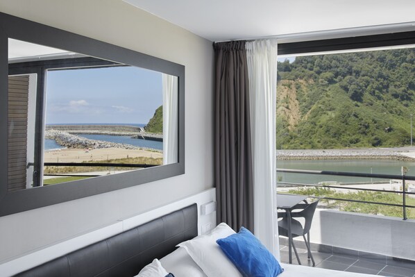 Zimmersafe, Schreibtisch, schallisolierte Zimmer, kostenloses WLAN