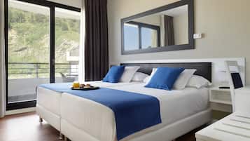 Een kluis op de kamer, een bureau, geluiddichte muren, gratis wifi