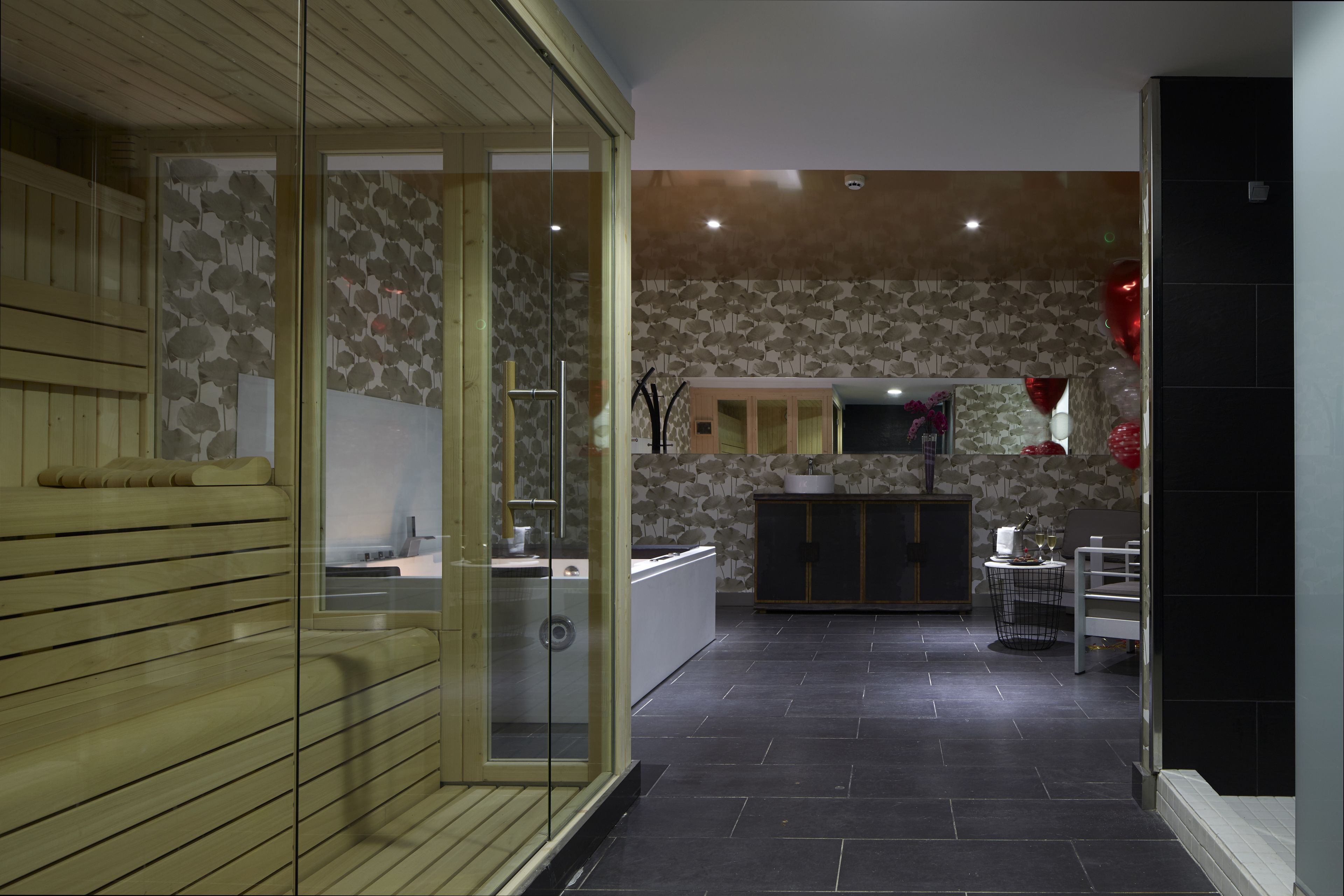 couples treatment room(s), sauna, hot tub, steam room, body treatments