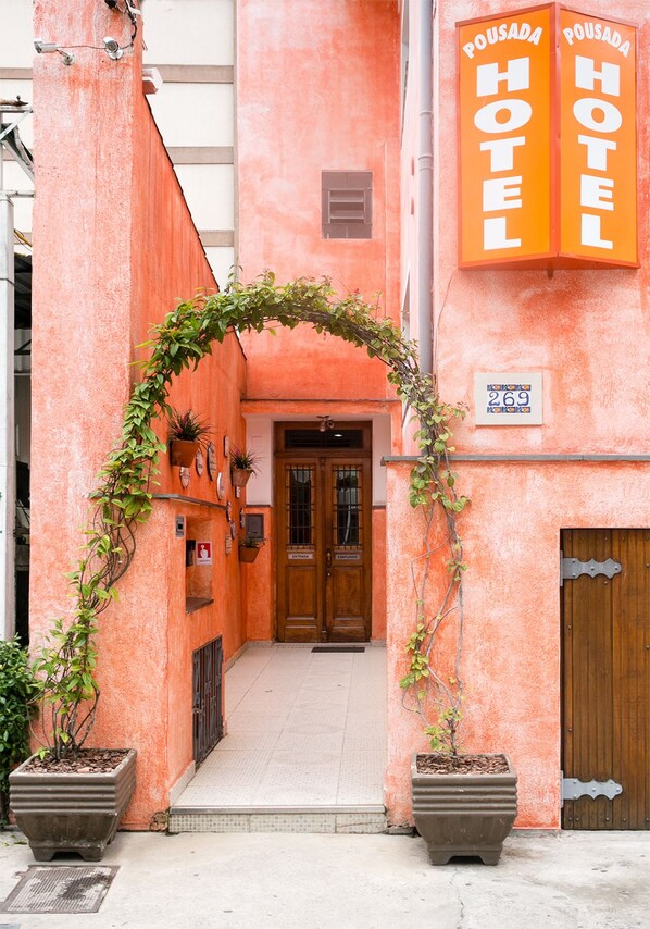 Property entrance - Hotel Residenza (São Paulo)
