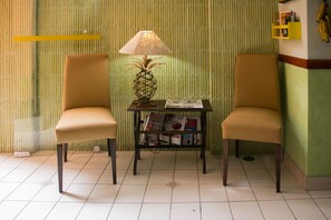 Kawasan tempat duduk lobi