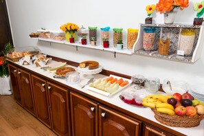 Free daily continental breakfast - Hotel Residenza (São Paulo)