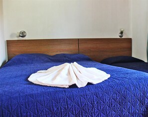 Superior Duplex, 2 Bedrooms | Iron/ironing board, free rollaway beds, free WiFi, bed sheets
