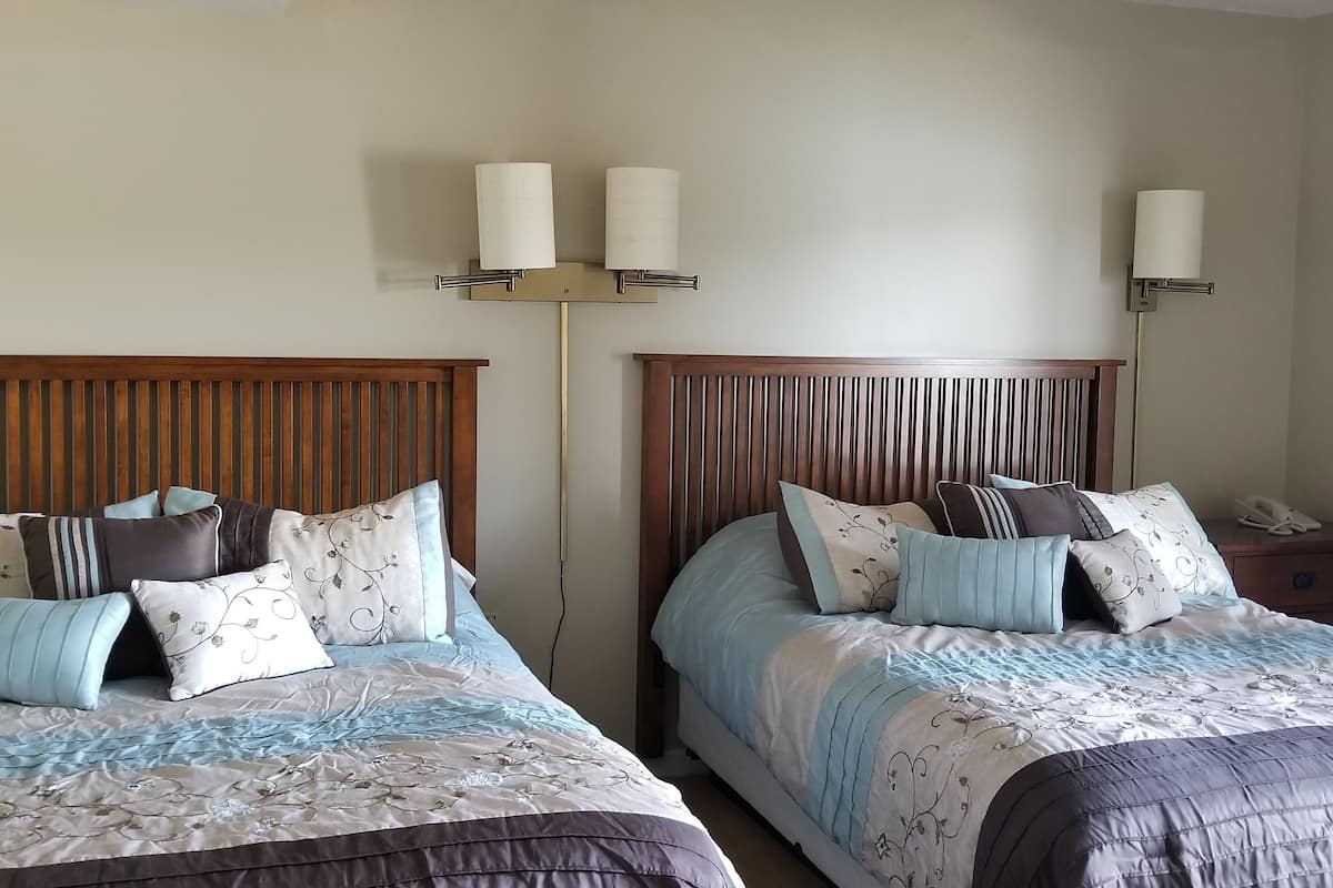 Deluxe Room, 2 Queen Beds, Non Smoking, Patio | Iron/ironing board, cribs (surcharge), rollaway beds (surcharge)