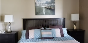 Deluxe Suite, 1 King Bed with Sofa bed, Non Smoking, Patio