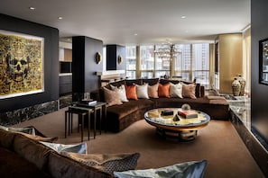 高档床上用品、羽绒被、迷你吧、客房内保险箱