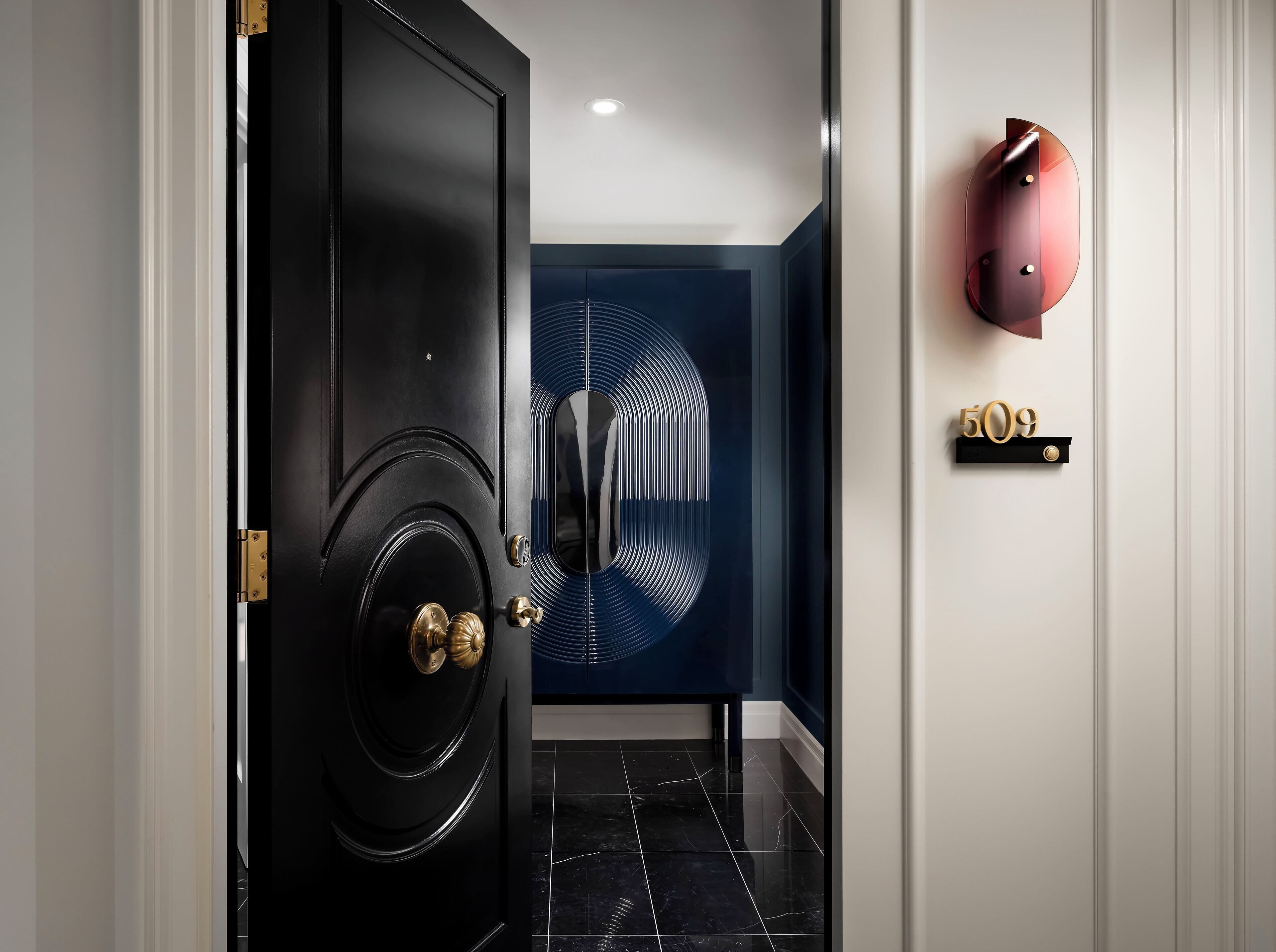 premium bedding, down duvets, minibar, in-room safe