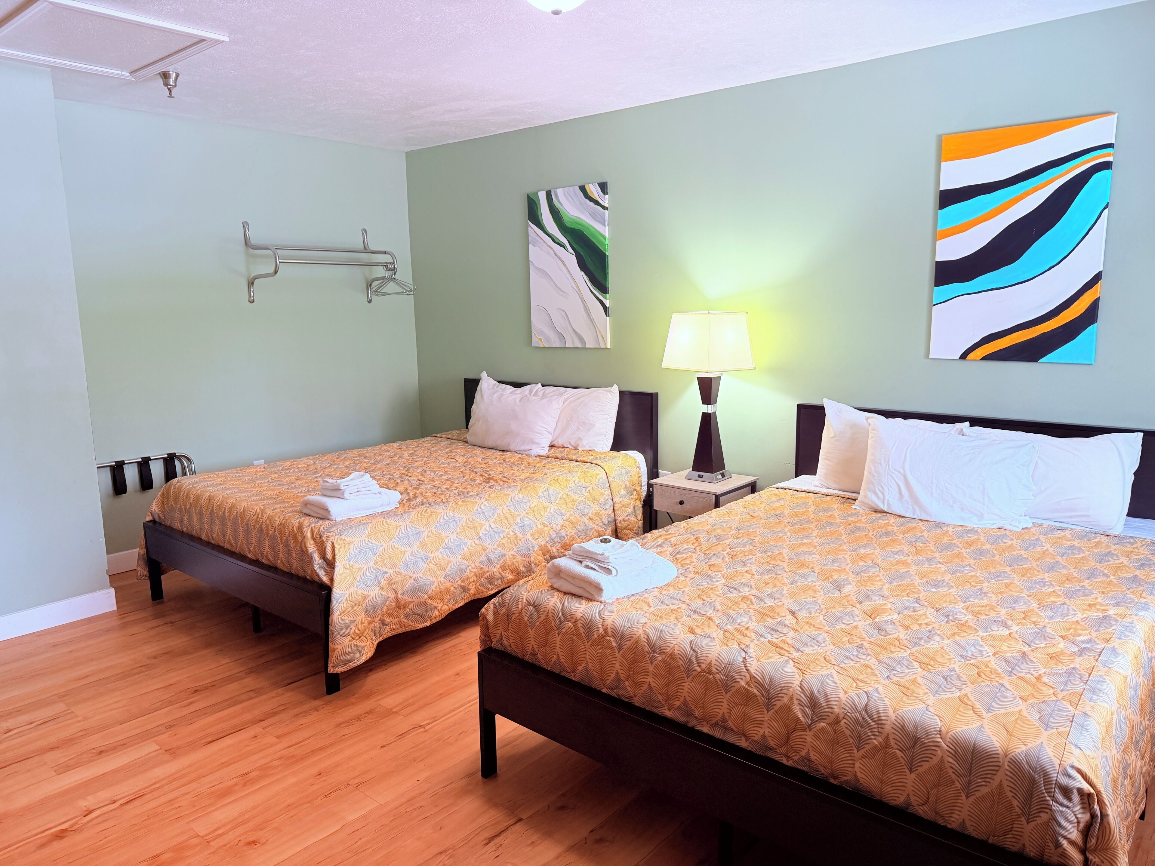 Dobbelt- eller tomannsrom – classic, 2 queensize-senger | Memory foam-senger, wi-fi (inkludert) og sengetøy