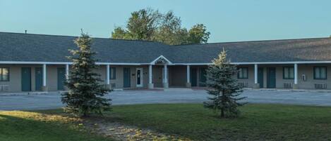 Fachada de la propiedad