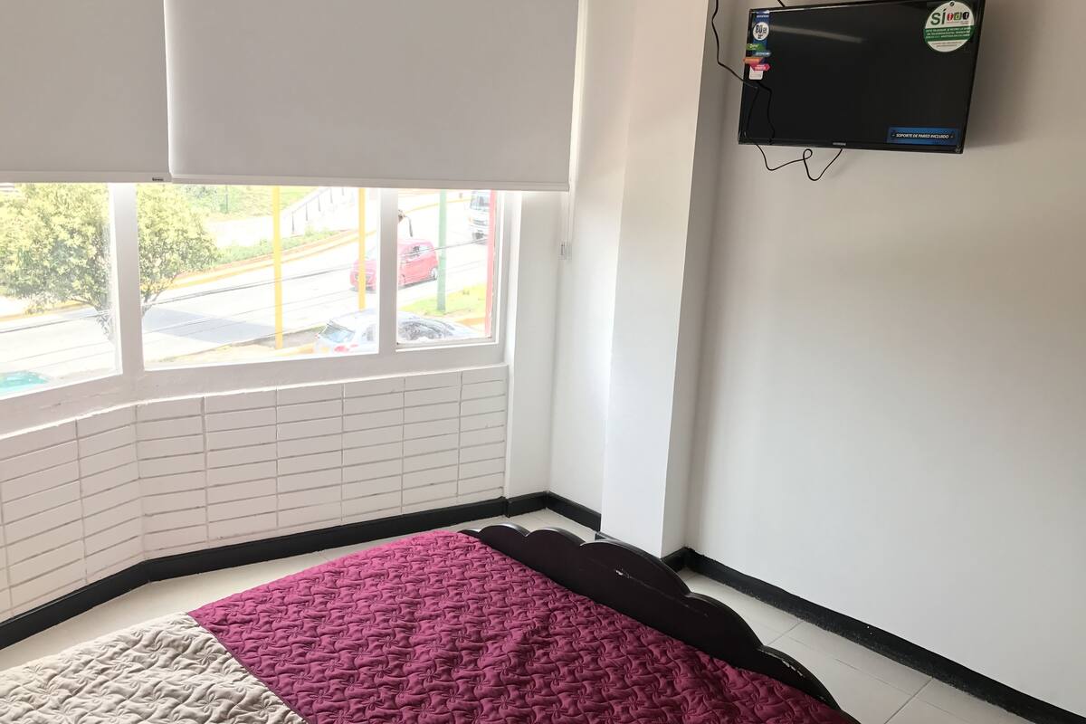 Single Room | Iron/ironing board, cots/infant beds, rollaway beds, free WiFi