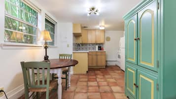 Casa de campo (Barbados) | Cocina privada | Frigobar, microondas, cafetera y tetera y congelador